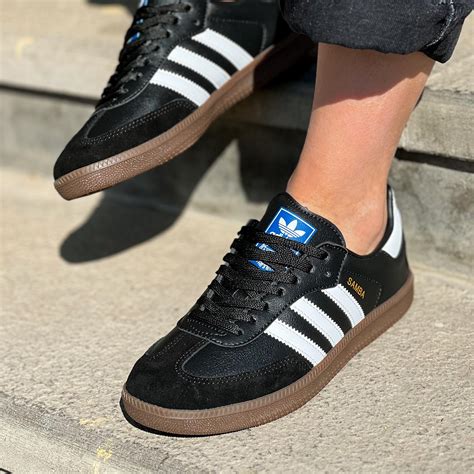 adidas samba full black.